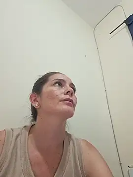 Snapshot of Hanny_24 chatting on 02-05-26, 08:15 Hanny 24 online show from 02-05-26, 08:15