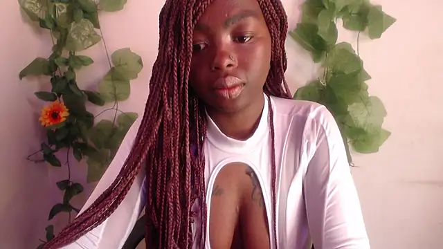 Snapshot of _Zooee chatting on 04-22-26, 02:57 Zooee online show from 04-22-26, 02:57