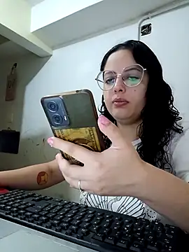 babyluna939 online show from 03-26-26, 06:06