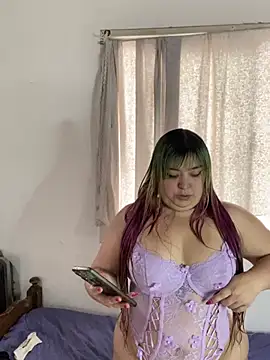 Snapshot of babyluna939 chatting on 02-06-26, 01:18 babyluna939 online show from 02-06-26, 01:18