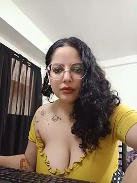 Snapshot of babyluna939 chatting on 06-07-26, 02:22 babyluna939 online show from 06-07-26, 02:22