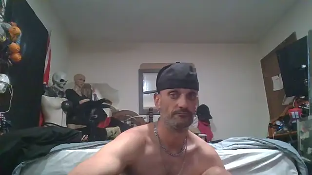 Snapshot of slinginbigD chatting on 07-15-26, 01:29 slinginbigD online show from 07-15-26, 01:29