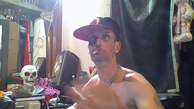Snapshot of slinginbigD chatting on 10-06-25, 12:23 slinginbigD online show from 10-06-25, 12:23