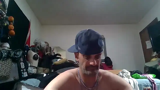 Snapshot of slinginbigD chatting on 07-09-26, 09:43 slinginbigD online show from 07-09-26, 09:43