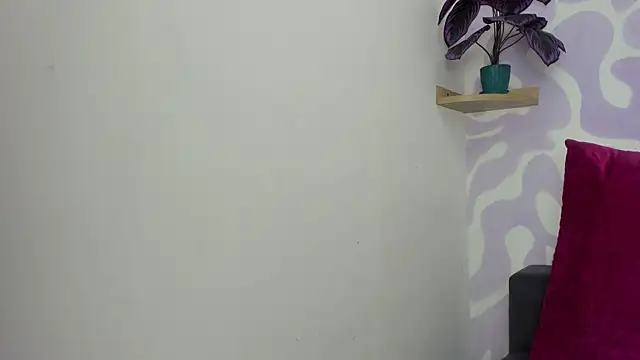 Little Ivy online show from 09-27-25, 12:00