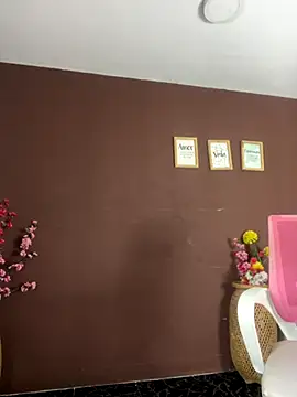 Little Ivy online show from 11-25-25, 07:36