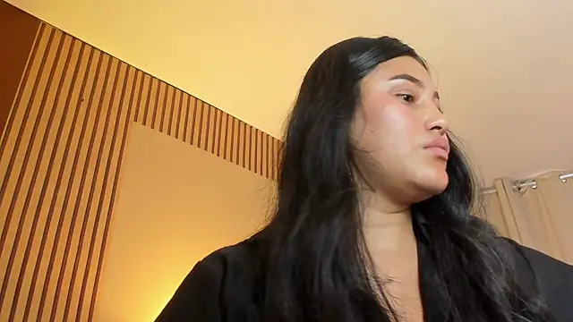 Little Ivy online show from 04-17-26, 07:49