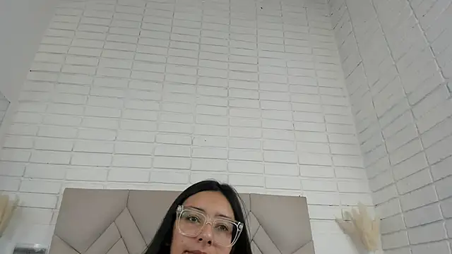 Isis Osman online show from 09-09-25, 01:42