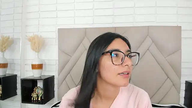 Isis Osman online show from 09-26-25, 07:21