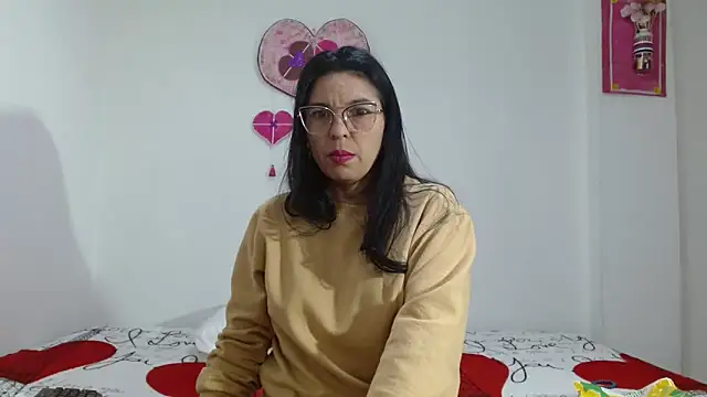 Snapshot of anybellucci43 chatting on 09-16-25, 03:18 anybellucci43 online show from 09-16-25, 03:18
