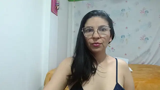 Snapshot of anybellucci43 chatting on 03-10-25, 02:39 anybellucci43 online show from 03-10-25, 02:39