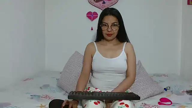 anybellucci43 online show from 02-02-26, 04:44