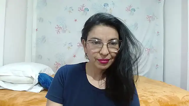 Snapshot of anybellucci43 chatting on 03-08-25, 04:01 anybellucci43 online show from 03-08-25, 04:01