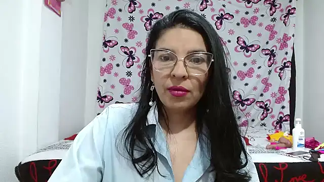 Snapshot of anybellucci43 chatting on 02-11-25, 02:35 anybellucci43 online show from 02-11-25, 02:35