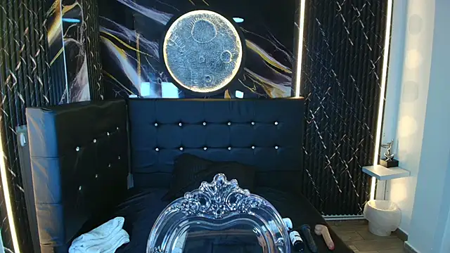 Bruja  Scarlata online show from 11-10-25, 10:09