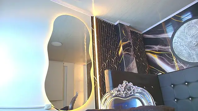 Bruja  Scarlata online show from 11-18-25, 10:18