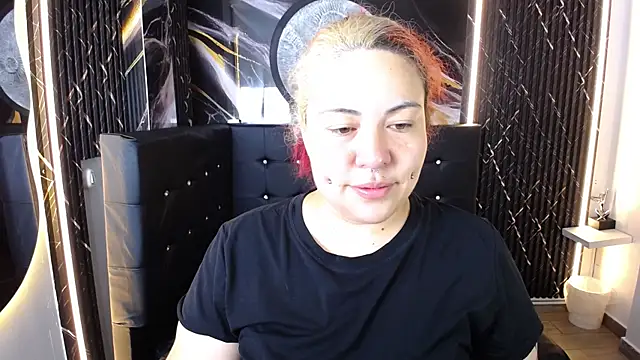 Bruja  Scarlata online show from 11-07-25, 09:47