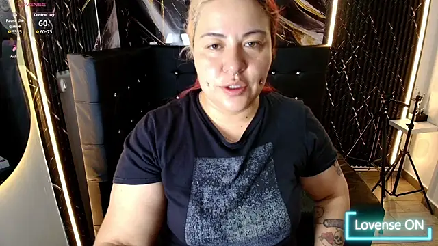 Bruja  Scarlata online show from 11-17-25, 10:08