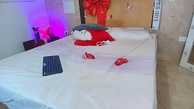 mialopez52 online show from 02-15-26, 07:24