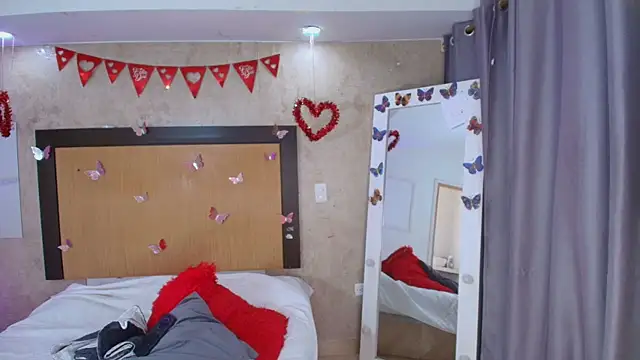 mialopez52 online show from 02-18-26, 06:59