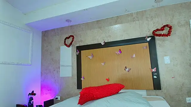 mialopez52 online show from 04-15-26, 07:58