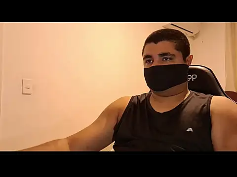 Snapshot of LeoPutaria chatting on 10-12-25, 01:45 LeoPutaria online show from 10-12-25, 01:45