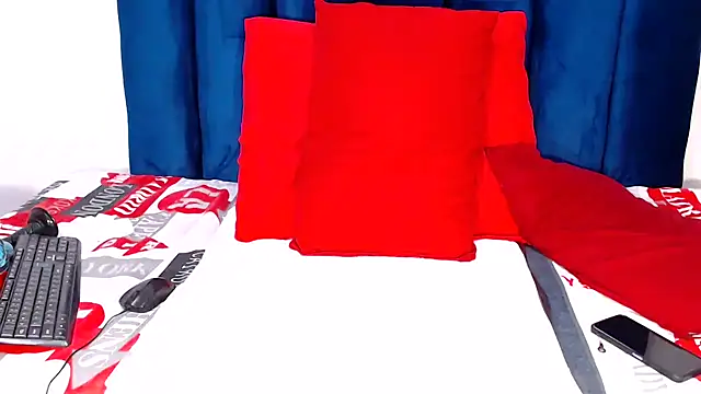 Honeybumsx32 online show from 02-12-26, 08:19