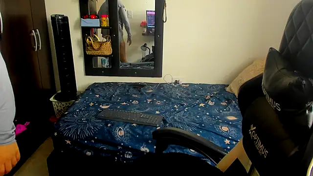 janna isa online show from 10-15-25, 09:34