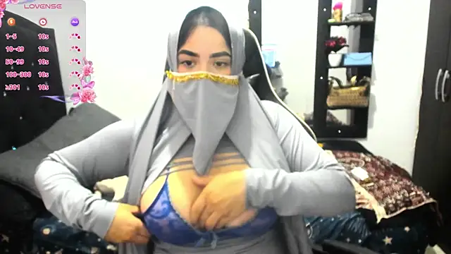 janna isa online show from 10-25-25, 09:15