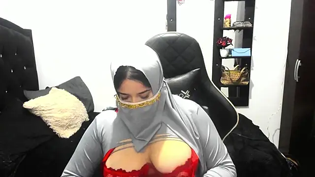 janna isa online show from 10-28-25, 02:01