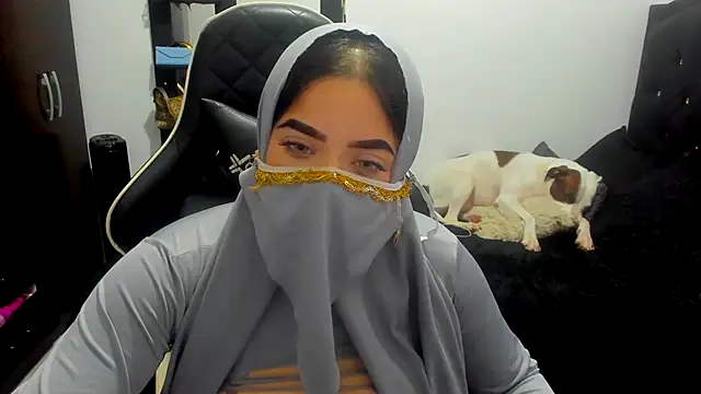 janna isa online show from 10-18-25, 10:12