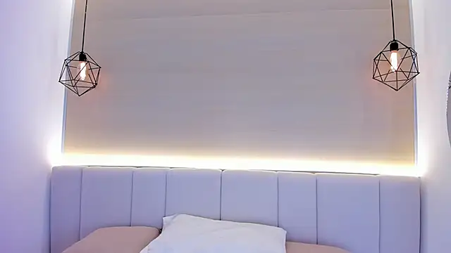 valerysantos  online show from 02-11-26, 12:16