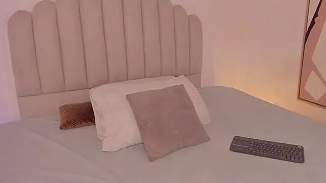 valerysantos  online show from 05-01-26, 12:21