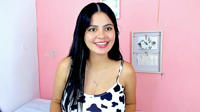 Snapshot of Amandalorense_ chatting on 10-01-25, 02:49 Amandalorense online show from 10-01-25, 02:49