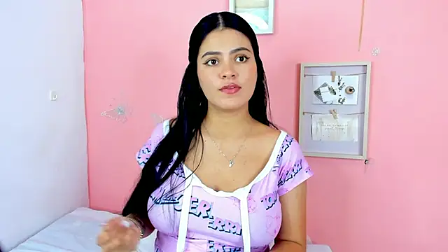 Snapshot of Amandalorense_ chatting on 10-12-25, 04:36 Amandalorense online show from 10-12-25, 04:36