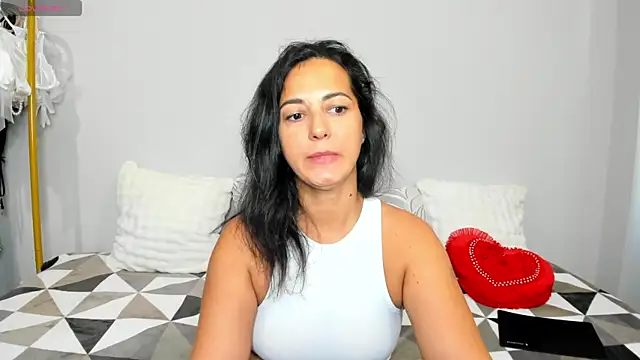 Snapshot of Linda_Insatiable chatting on 07-11-26, 01:28 Linda Insatiable online show from 07-11-26, 01:28
