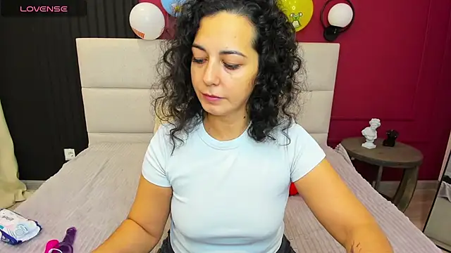 Linda Insatiable online show from 10-04-25, 01:29