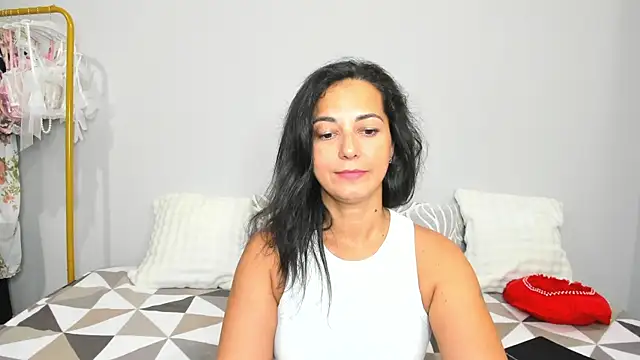 Snapshot of Linda_Insatiable chatting on 07-02-26, 01:06 Linda Insatiable online show from 07-02-26, 01:06