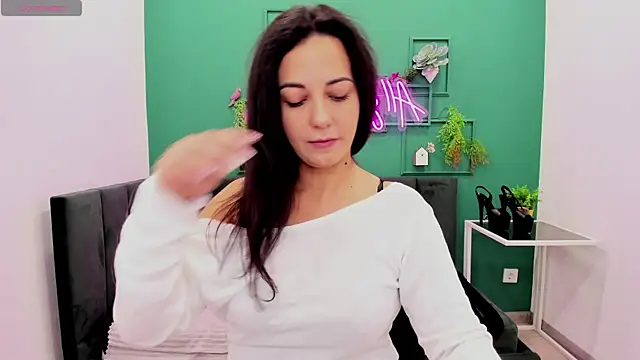 Linda Insatiable online show from 11-28-25, 01:39