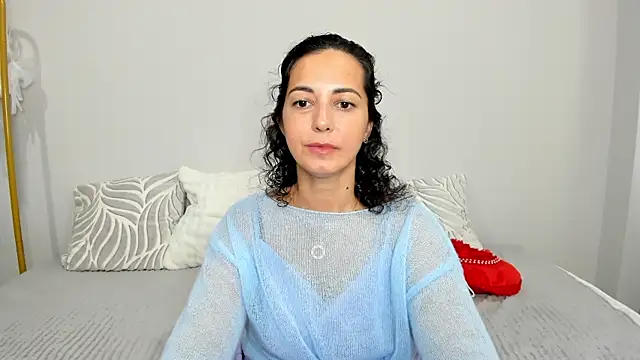 Snapshot of Linda_Insatiable chatting on 06-19-26, 01:33 Linda Insatiable online show from 06-19-26, 01:33