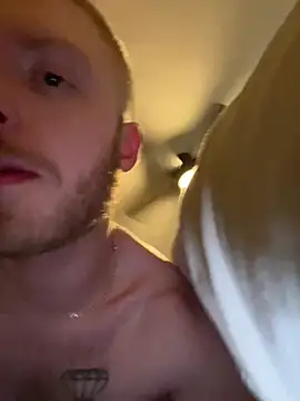 Snapshot of blondeandthick chatting on 12-26-24, 03:27 blondeandthick online show from 12-26-24, 03:27