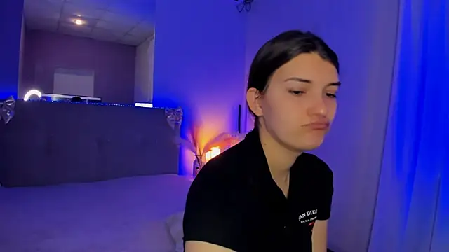 Laura Leee online show from 05-10-26, 05:33