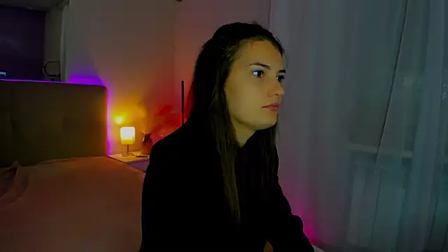 Laura Leee online show from 09-14-25, 05:19