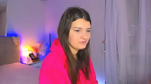 Snapshot of Laura_Leee chatting on 02-16-26, 06:23 Laura Leee online show from 02-16-26, 06:23