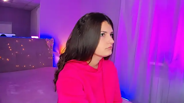 Laura Leee online show from 04-25-26, 05:10
