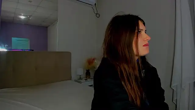 Laura Leee online show from 10-04-25, 04:58