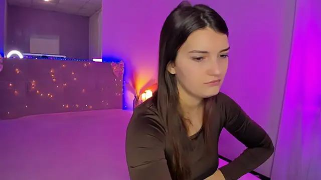 Laura Leee online show from 04-03-26, 04:52