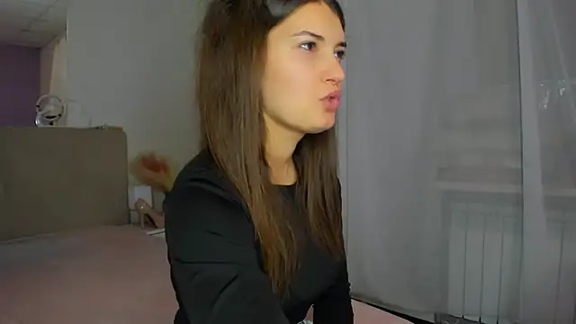 Laura Leee online show from 12-02-25, 05:53