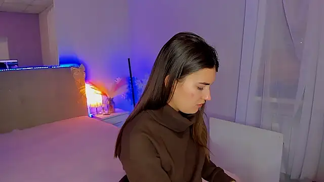 Snapshot of Laura_Leee chatting on 02-04-26, 06:30 Laura Leee online show from 02-04-26, 06:30