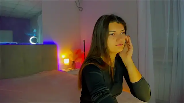 Laura Leee online show from 09-21-25, 05:34